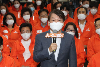 거취 함구 안철수 "마지막까지 겸허하게 지켜볼 것"