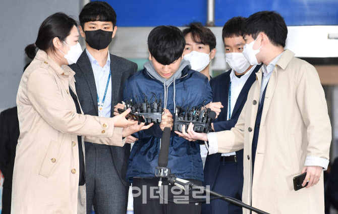 [포토]'조주빈 공범' 강훈 얼굴 공개