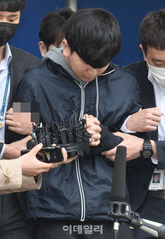 [포토]고개 숙인 '텔레그램 박사방 공범' 강훈