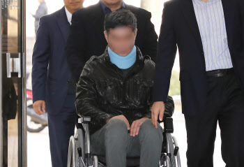 檢, '웅동학원 의혹' 조국 동생 징역6년 구형…일가 중 처음