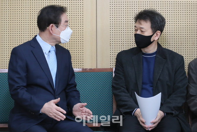 [포토]대화하는 박원순 서울시장과 이재광 소상공인 명예시장