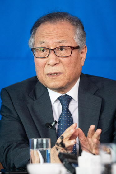정세현 “美CNN ‘김정은 위중설’, 文대북행보 고춧가루 뿌리기”