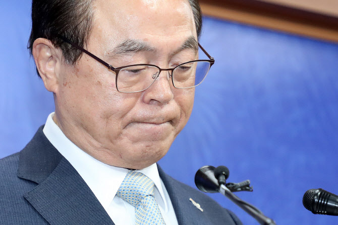 윤호중 “오거돈 ‘총선 뒤 사퇴’ 공증, 중앙당에서는 몰라”(속보)
