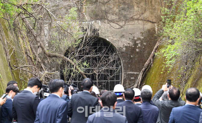 [포토]철도사업 현장 둘러보는 내빈들