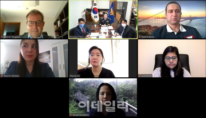 "韓경찰 코로나19 대응책 세계에"…경찰청·UNDP, 웹 세미나 개최