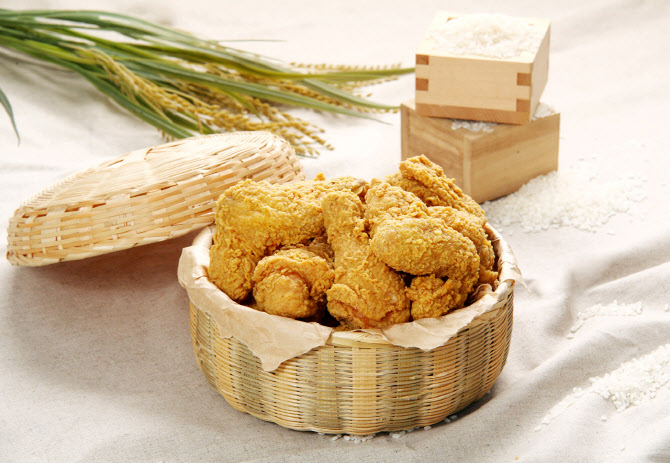 밀가루 대신 쌀... 쌀통닭, '글루텐프리 치킨'으로 주목