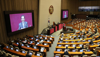 국회 신뢰받으려면… 31% “불출석 의원 징계 강화해야”