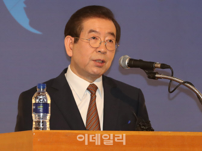 박원순 "총선 잘 치렀듯 황금연휴에도 코로나19 경각심 가져야"