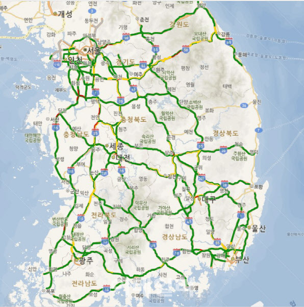 '황금연휴' 첫날 오후 고속도 하행선 정체
