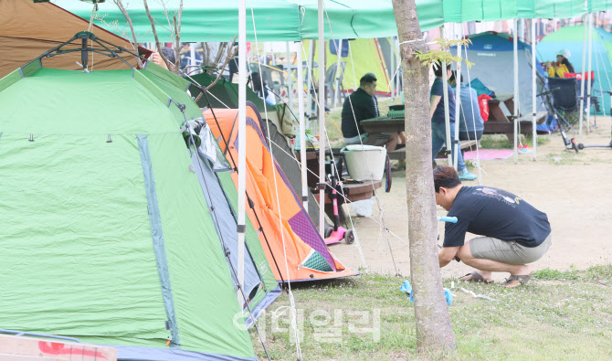 [포토]사회적 거리두기로 증가하는 캠핑족