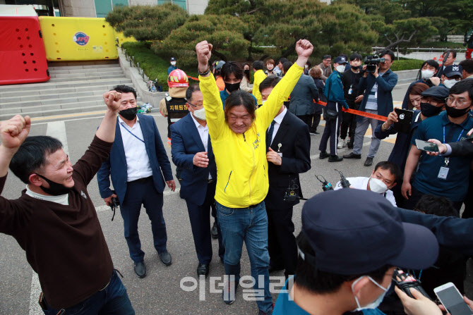 [포토]여야 과거사법 처리 합의, '형제복지원  피해자 최승우 씨 농성 해제'