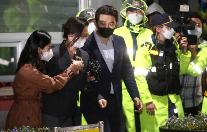 [포토] 정경심 동양대 교수, 구속기간 만료로 석방
