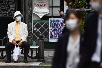 일본, 코로나19 긴급사태 해제 검토.."이르면 14일"