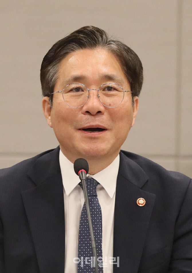 인사말 하는 성윤모 장관                                                                                                                                                                           