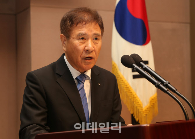  인사말하는 민경욱 언론진흥재단 이사장                                                                                                                                                            