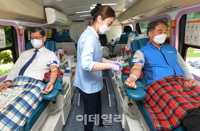 코로나19 극복 사랑나눔 헌혈 캠페인 동참한 통일부                                                                                                                                                  