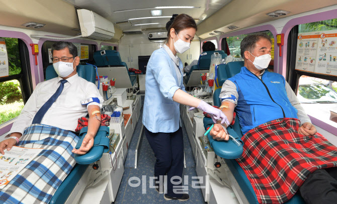 코로나 극복 사랑나눔 헌혈 캠페인 동참한 통일부                                                                                                                                                    