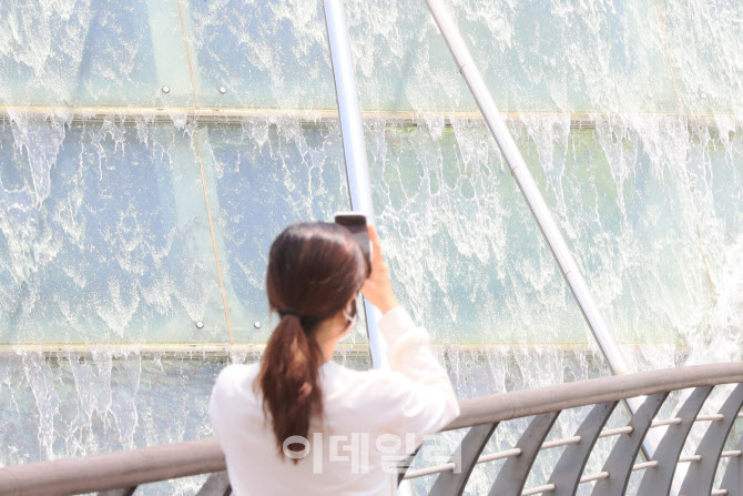 보기만 해도 시원한 물줄기                                                                                                                                                                         