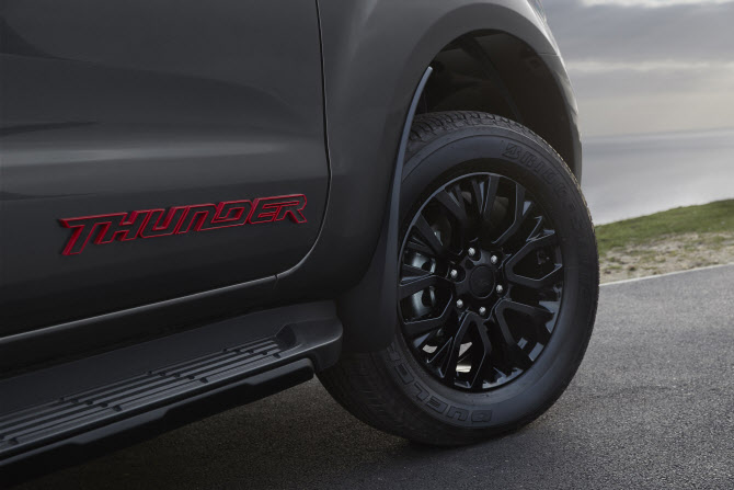 포드 '레인저 썬더', 18인치 알로이 휠                                                                                                                                                    