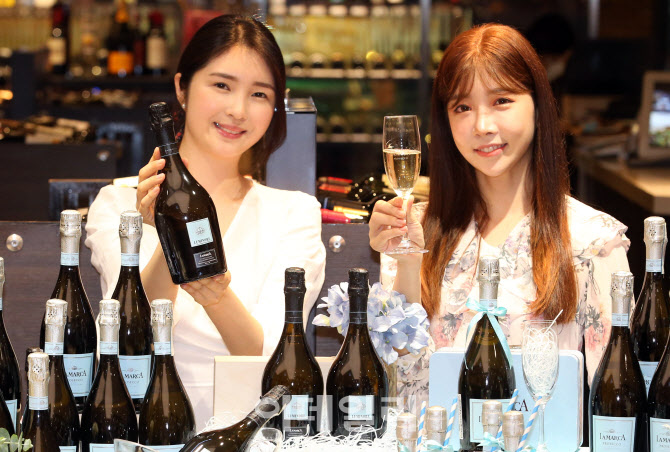 스파클링 와인 '라 마르카 루미노레'                                                                                                                                                      