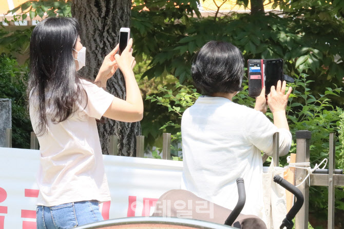 아이의 첫 하교를 기억                                                                                                                                                                             