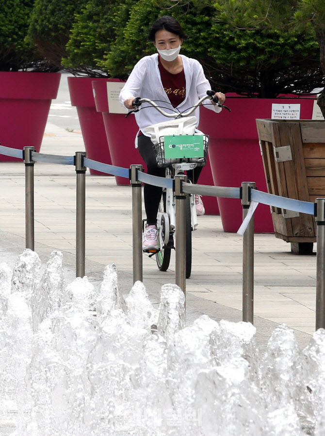 푹푹찌는 무더위                                                                                                                                                                                   