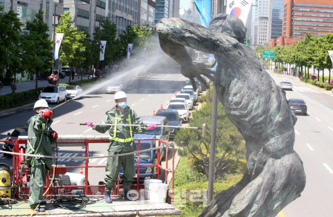 보기만해도 시원한 물청소                                                                                                                                                                          