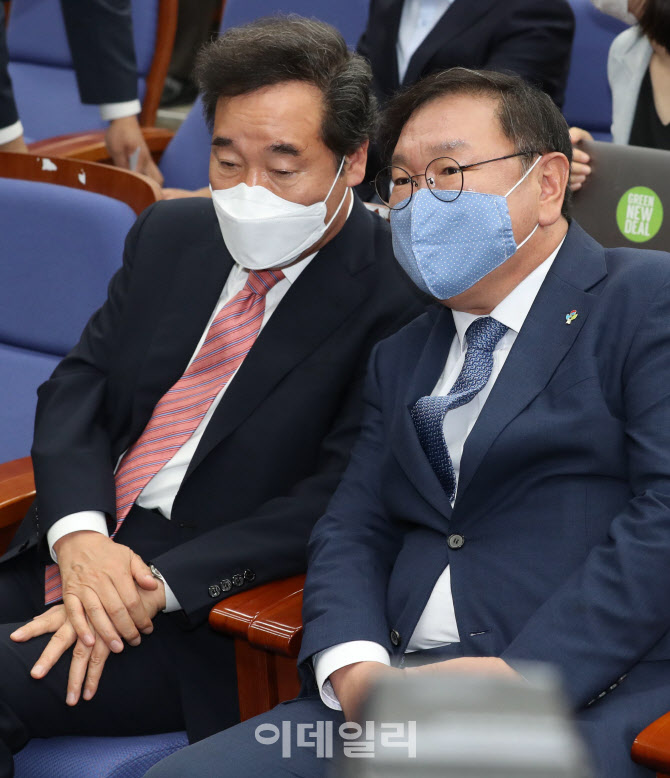 '대화하는 김태년-이낙연'                                                                                                                                                                