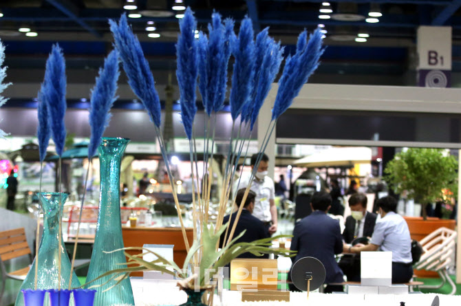 '3개월만에 코엑스에서 열린 박람회'                                                                                                                                                      