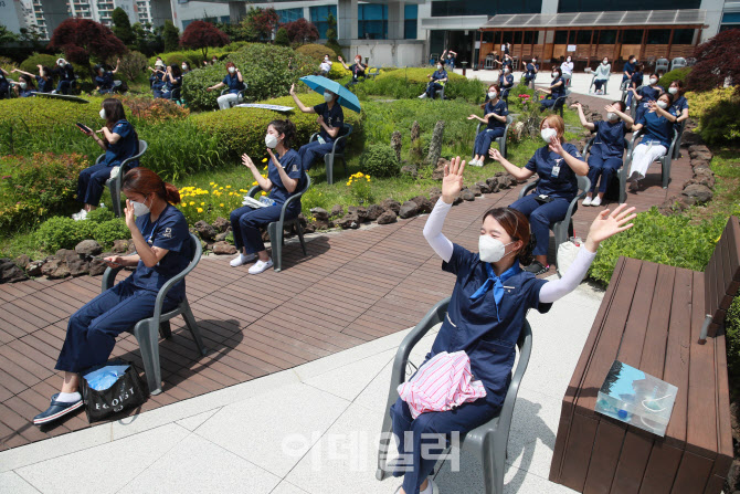 '음악 공연도 사회적 거리두기'                                                                                                                                                           