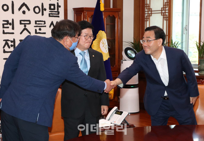 국회 원구성 최후 협상 시작                                                                                                                                                                        