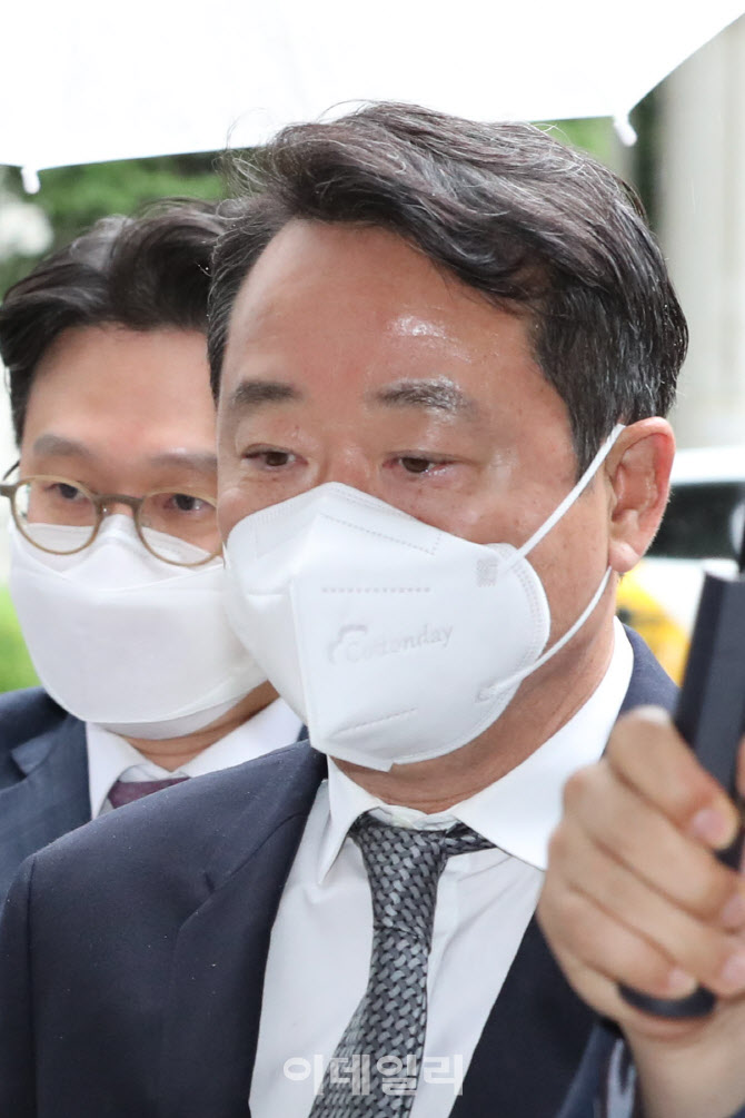 구속 갈림길에 선 이웅열 전 코오롱 회장                                                                                                                                                            