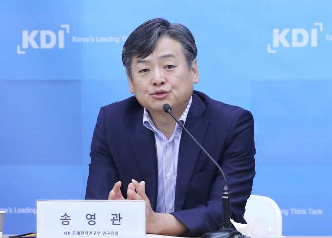 KDI "FTA 체결로 경쟁력 잃은 기업, 과감히 퇴출시켜야"