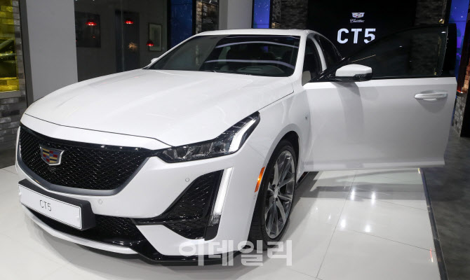 캐딜락 CT5, 만능형 럭셔리 세단                                                                                                                                                                    