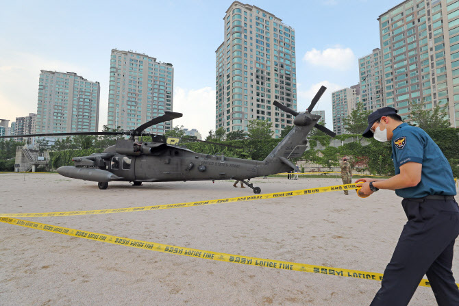  미군 소속 헬리콥터, 엔진 고장으로 한강에 비상착륙                                                                                                                                                