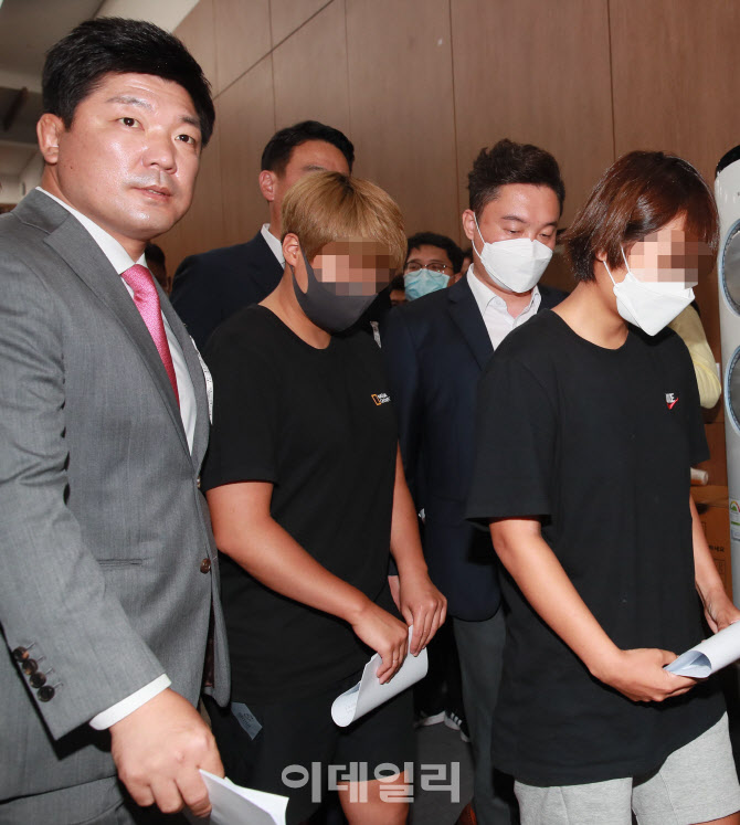 최숙현 선수 동료들 증언, '감독-주장 폭행, 금전 갈취도 있다'                                                                                                                             