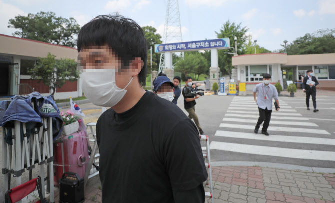  구치소 나오는 '웰컴투비디오' 손정우                                                                                                                                                    