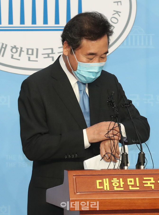 '시간은 정확히'                                                                                                                                                                         