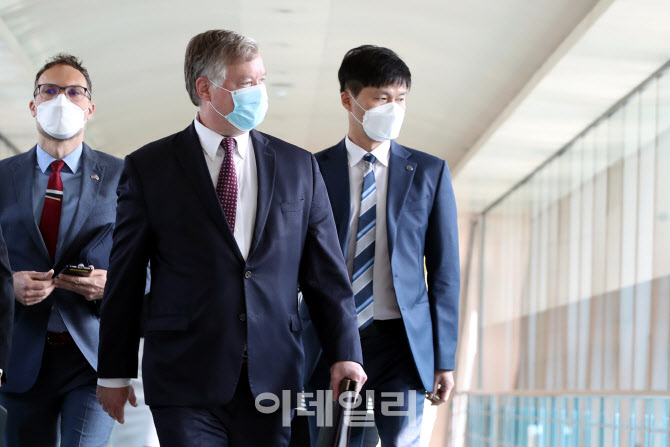 스티븐 비건 대북특별대표, 집회 현장 응시                                                                                                                                                          