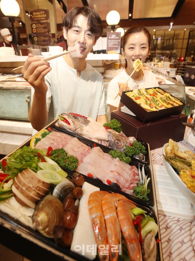 여름철 보양식의 왕, 민어 한마리를 통째로                                                                                                                                                          