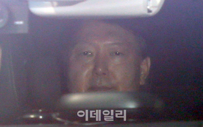 출근하는 윤석열 검찰총장                                                                                                                                                                          