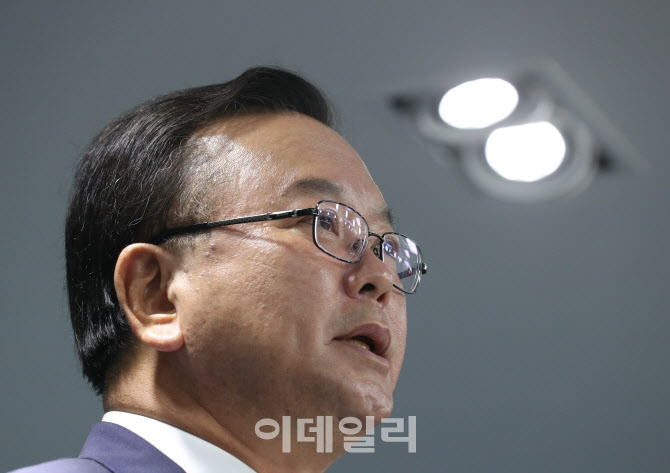 김부겸, '꽃가마 대신 노 젓겠다.                                                                                                                                                              