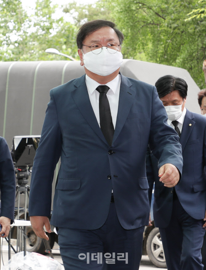 고 박원순 시장 빈소로 향하는 김태년 원내대표                                                                                                                                                      