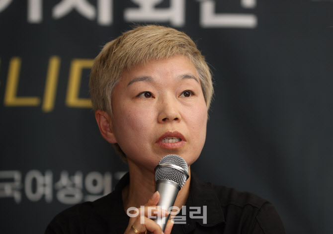 "4년간 성폭력 피해… 서울시에 알리자 '박원순 그럴 사람 아냐' 답변"                                                                                                            