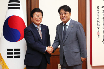 박병석 의장 “남북관계 개선이 국제사회 협력얻는 길… 北인식시켜야”