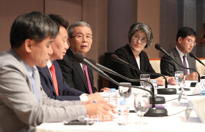 김종인 비상대책위원장, 관훈클럽 토론회에서 발언                                                                                                                                                   