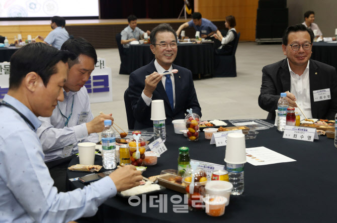  이성희 농협회장, 직원과 도시락 소통                                                                                                                                                              