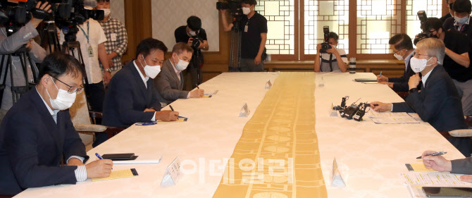 최기영 과기부 장관, 이동통신3사 CEO 만나                                                                                                                                                          