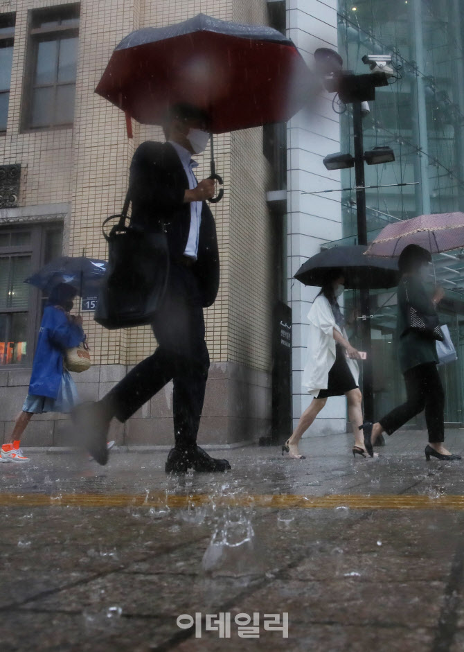 폭우가 쏟아지는 마지막 장마철                                                                                                                                                                     