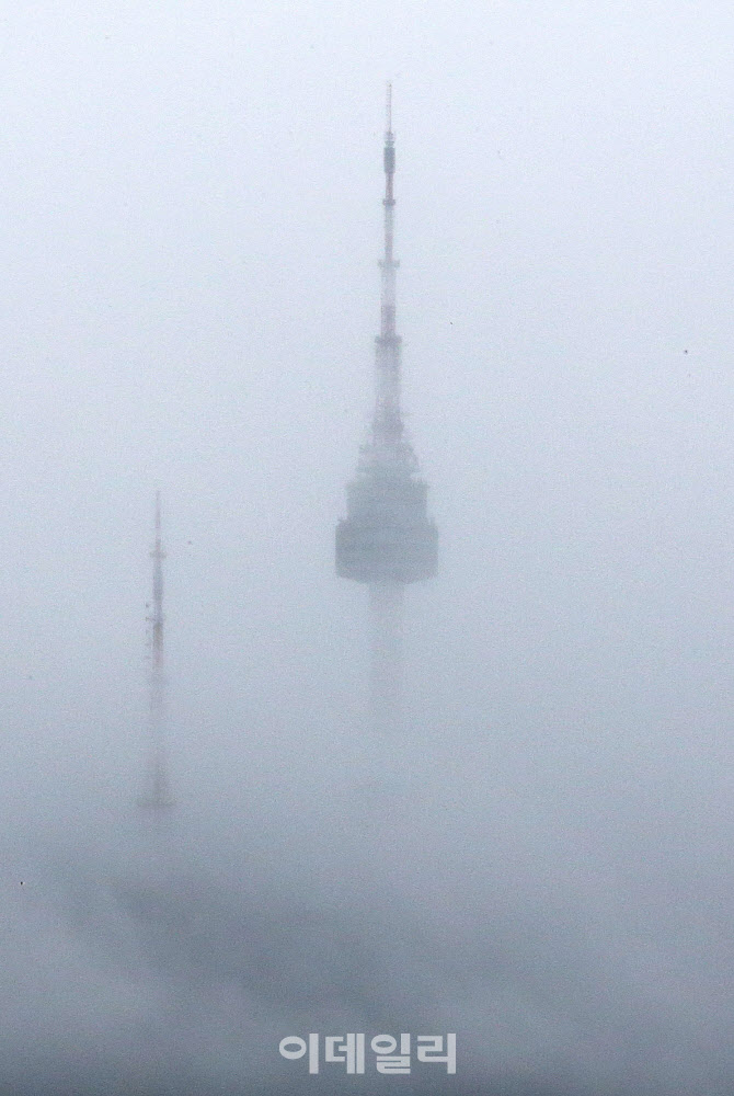 몽환적 N서울타워                                                                                                                                                                                  